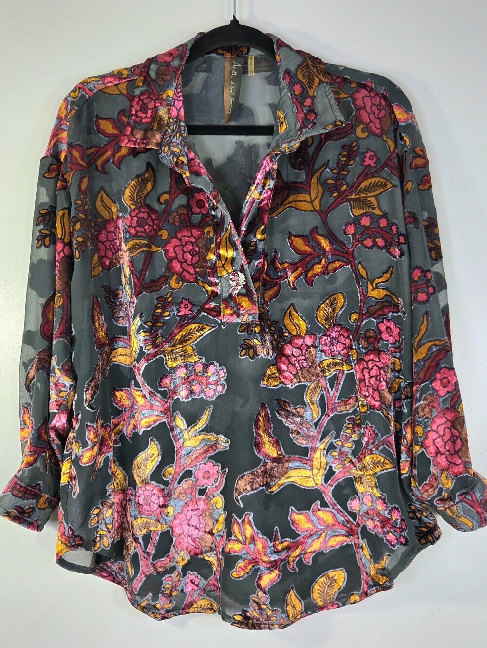 ARATTA SILENT JOURNEY HOLIDAY JEWELS VELVET BURNOUT FLORAL BLOUSE. - Picture 1 of 6